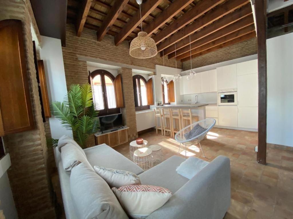 Hostfy Centro Puerta Osario Apartment Seville Exterior photo